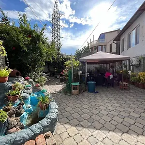 Хостел Ortachala Summer House, Тбилиси